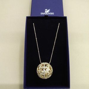 Swarovski  Fashion Necklace Gold Watermark